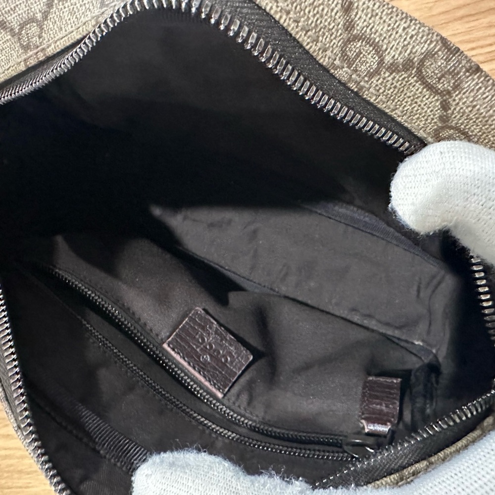 Gucci Crossbody Bag - Picture 11 of 16